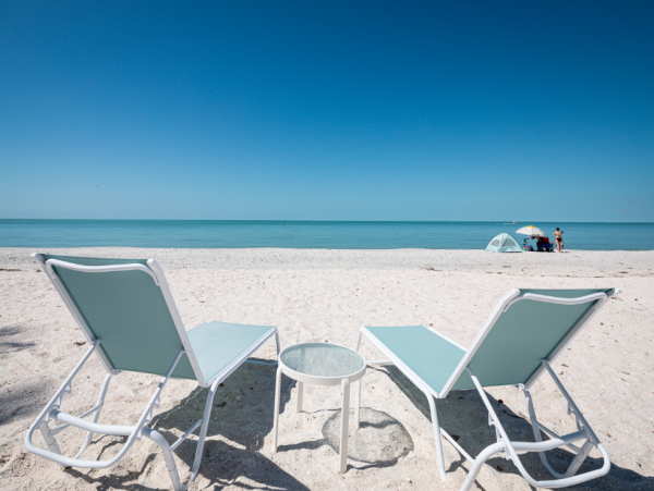 Luxury Beachfront Retreat on Bonita Beach - Unforgettable Family Getaway